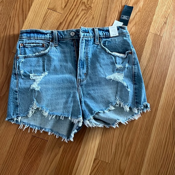 Abercrombie & Fitch Shorts - Picture 1 of 4